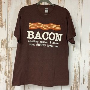 Gildan, Bacon Graphic T-Shirt. Size Large. In new condition!
